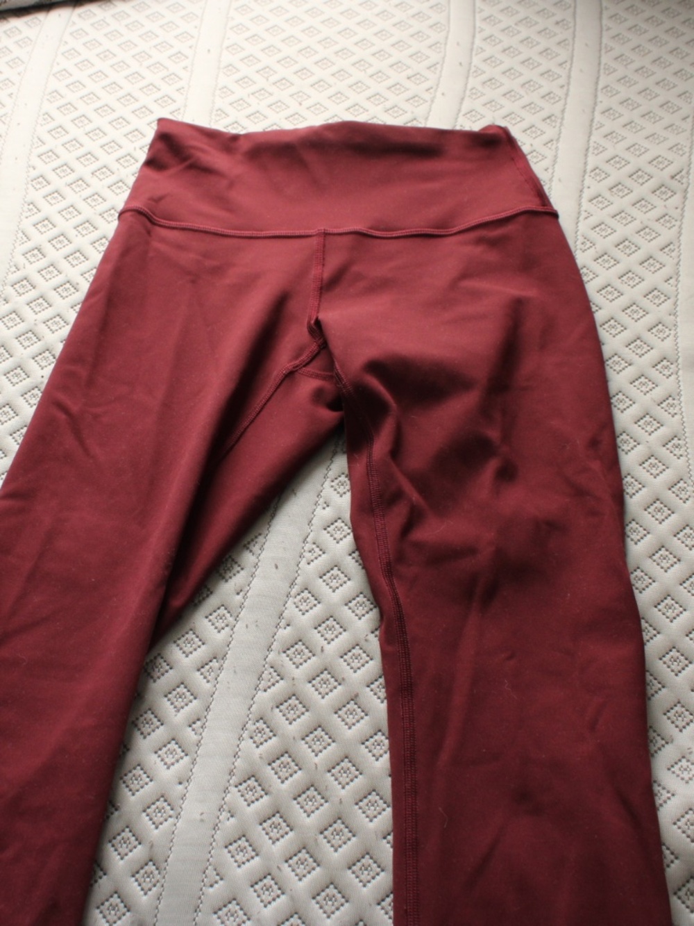 Lulu lemon maroon wunder train leggings